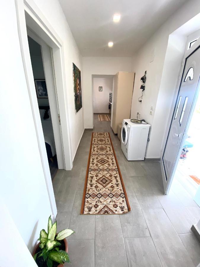 Maison Bellevue - 2 Bdrm Villa In Borsh Beach Dış mekan fotoğraf