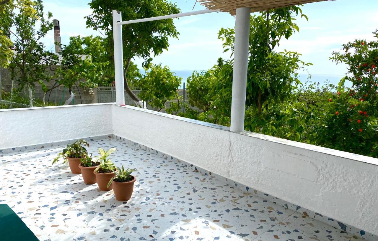 Maison Bellevue - 2 Bdrm Villa In Borsh Beach Dış mekan fotoğraf
